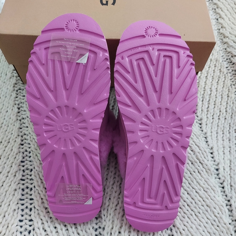 UGG Cozy Slipper - Echinacea - Picture 8 of 10